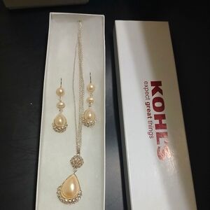 Gorgeous Kohls Fine fantasy necklace with earrings